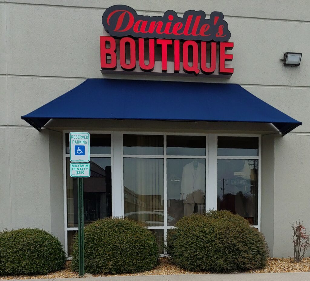 Danelle's hot sale bridal boutique